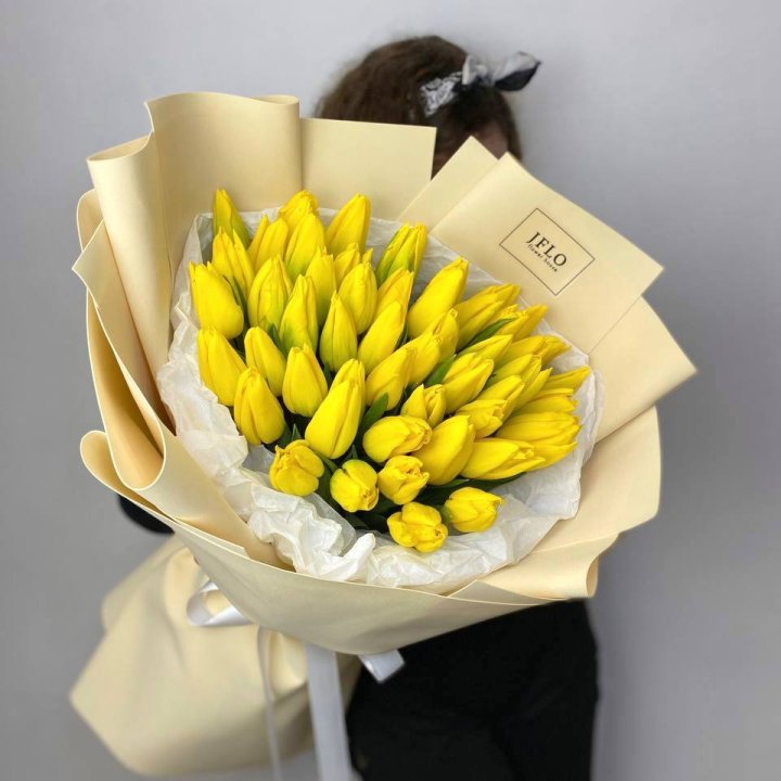 51 жёлтый тюльпан в Калуге