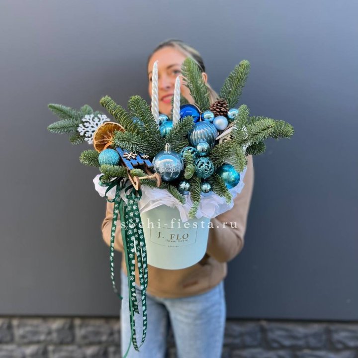 Композиция "Мери крисмас блю" в Калуге