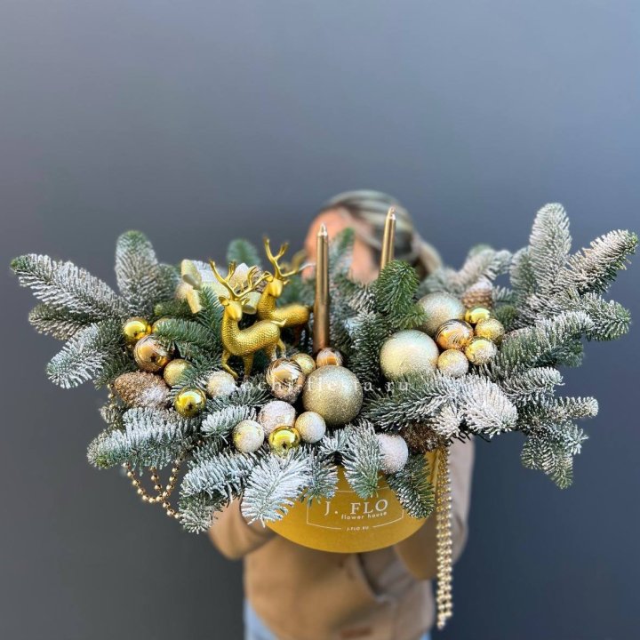 Композиция "Мери крисмас голд" в Калуге