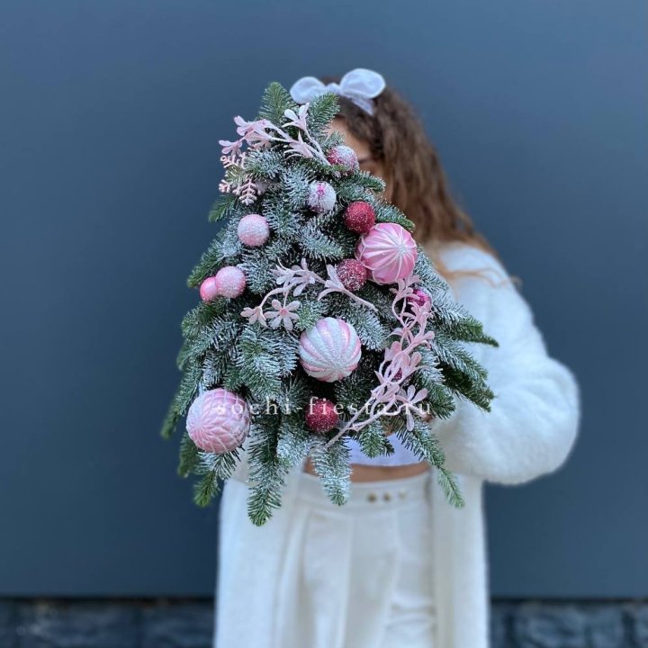 Новогодняя елочка "Розе" в Калуге