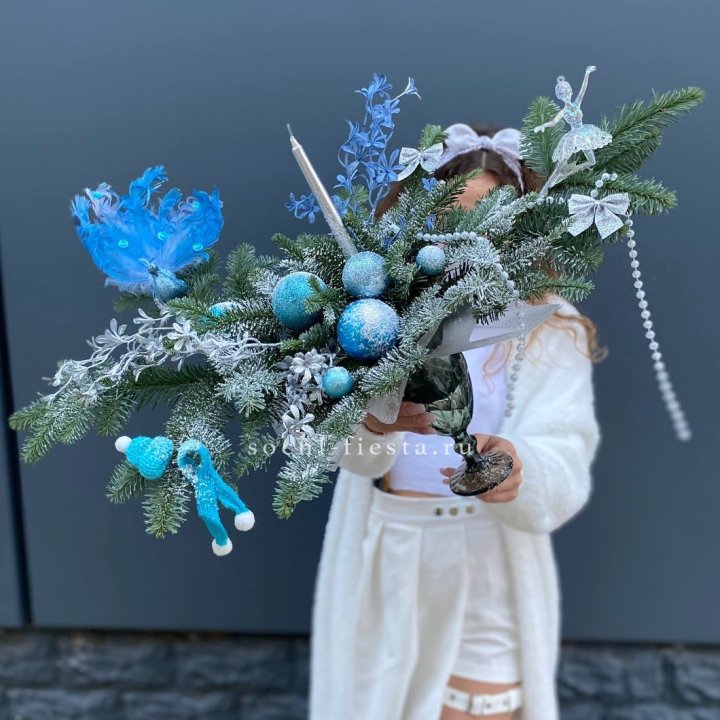 Композиция в бокале голубая в Калуге