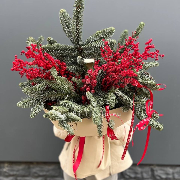 Букет нобилиса и ягод в Калуге