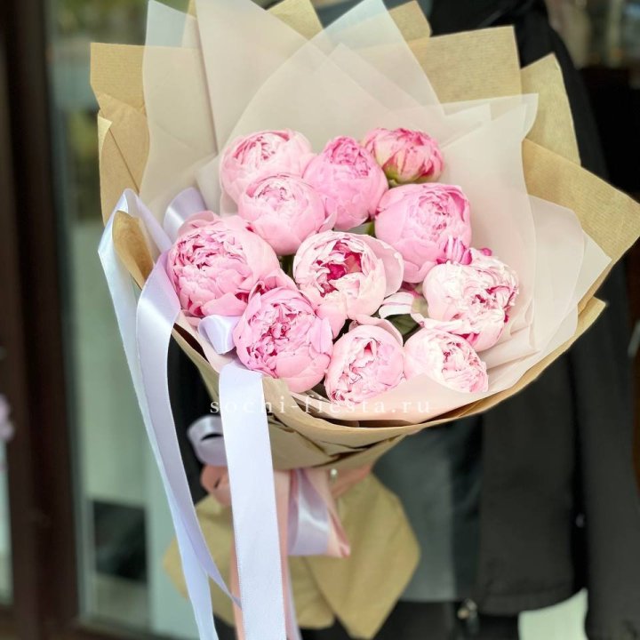 11 пионов в оформлении в Калуге