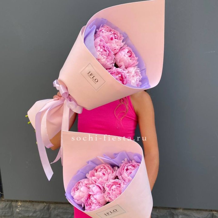Букет из 5 пионов в Калуге