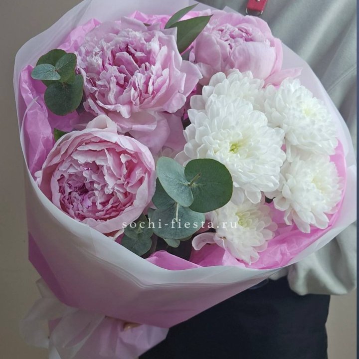  Букет комплимент с пионами в Калуге