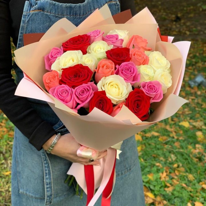 25 роз "Карусель" в Калуге