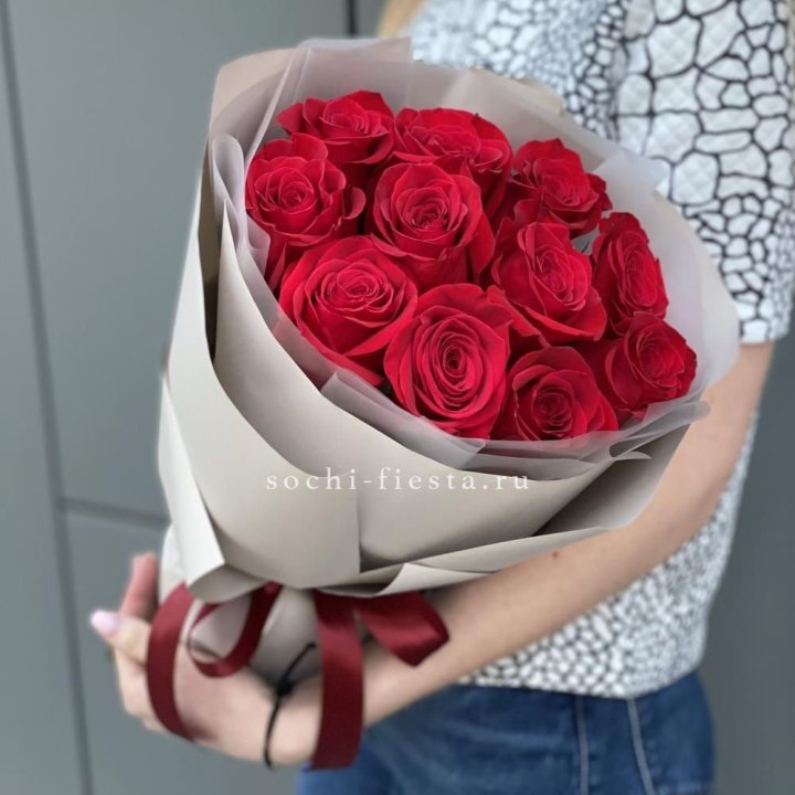 Букет красных роз "Рози" в Калуге