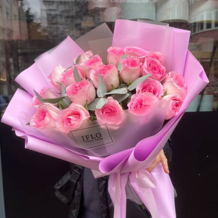  19 розовых роз в Калуге