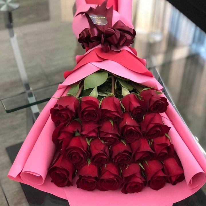 21 красная роза "Элеганс" в Калуге