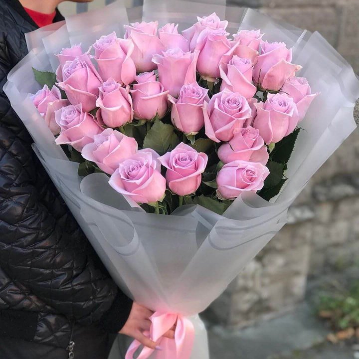 25 высоких розовых роз в Калуге