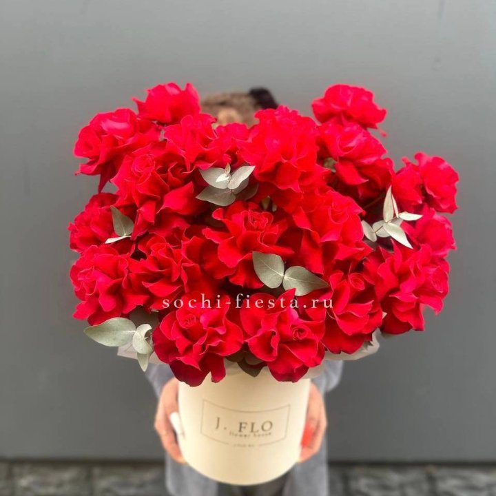 35 Французских роз в боксе в Калуге