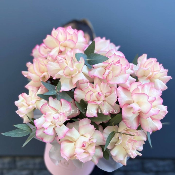 15 Французских роз Джумилия в боксе в Калуге