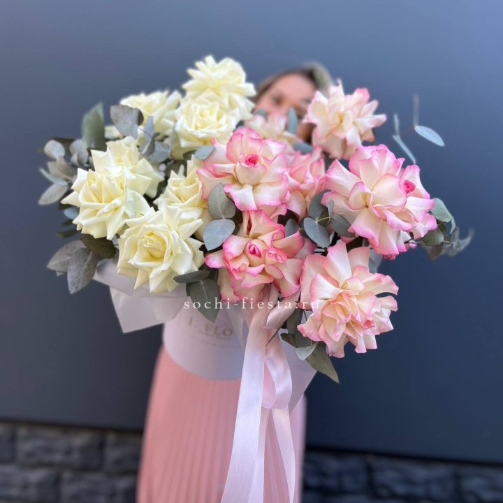 15 Французских роз в боксе в Калуге