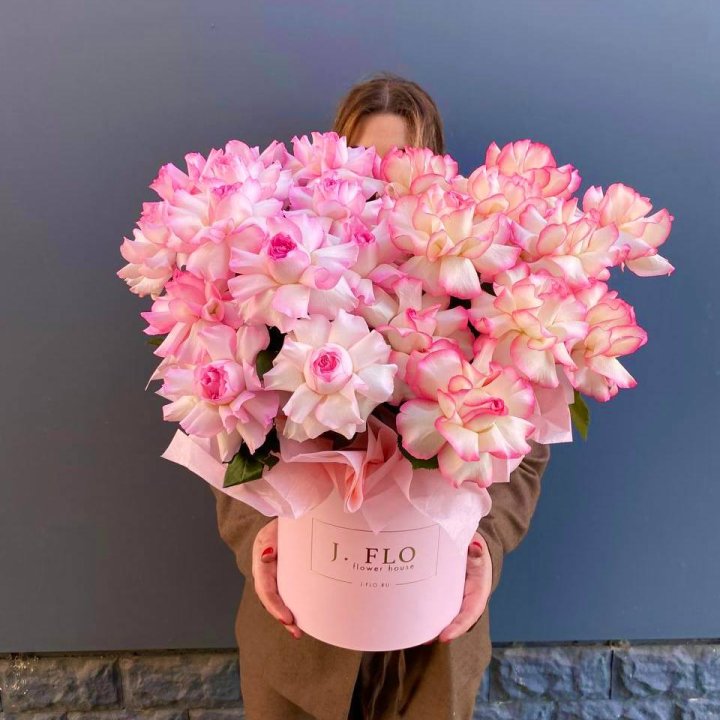 25 Французских роз микс в боксе в Калуге