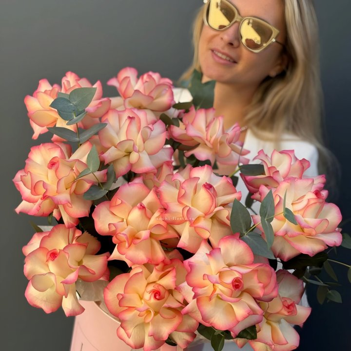 15 французских  роз Джумилия в боксе в Калуге