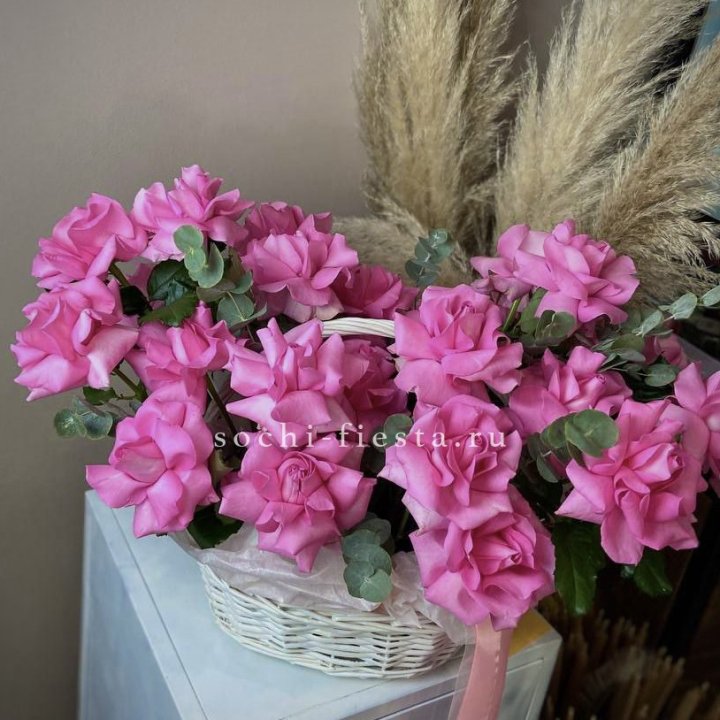 25 роз в цветочной корзине Пинк в Калуге