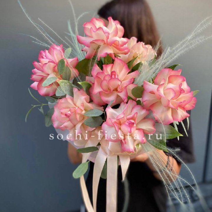 9 Французских роз Джумилия в боксе в Калуге