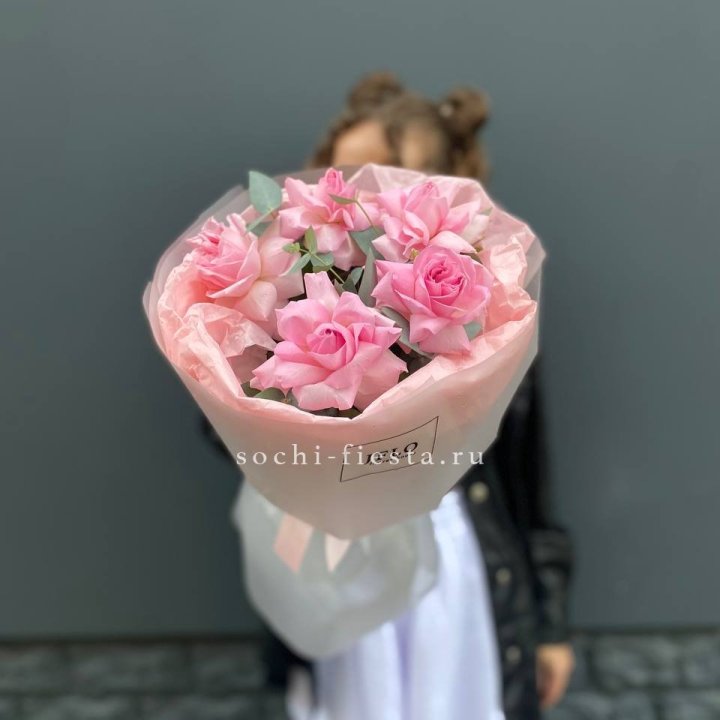 5 французских розовых роз  в Калуге