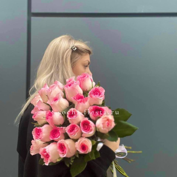  25 розовых роз в Калуге