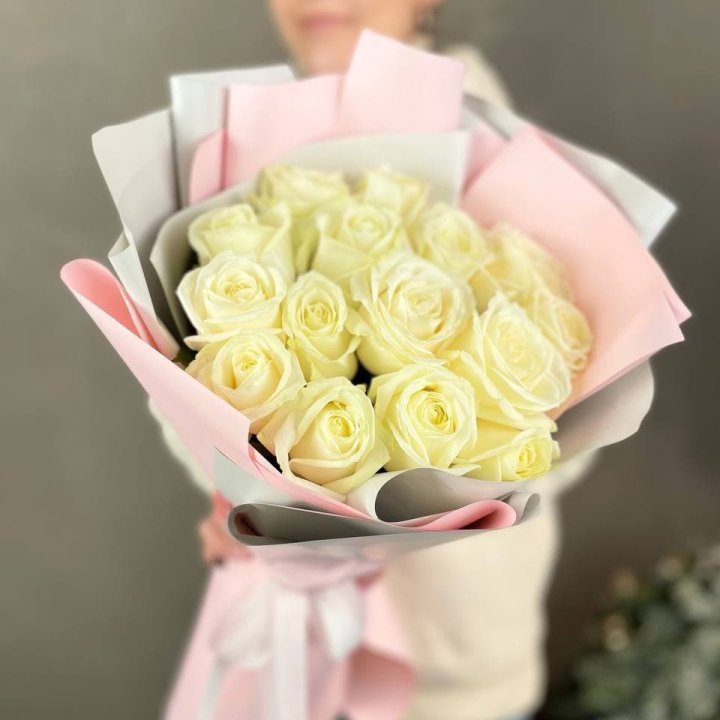 15 белых роз пудра в Калуге