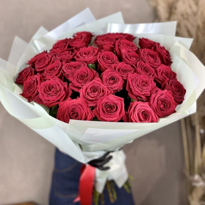 37 красных роз в Калуге