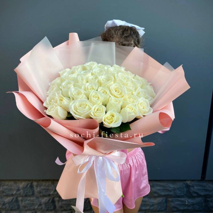 35 белых роз в Калуге