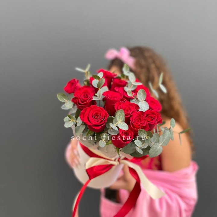 15 Красных роз в боксе №2 в Калуге