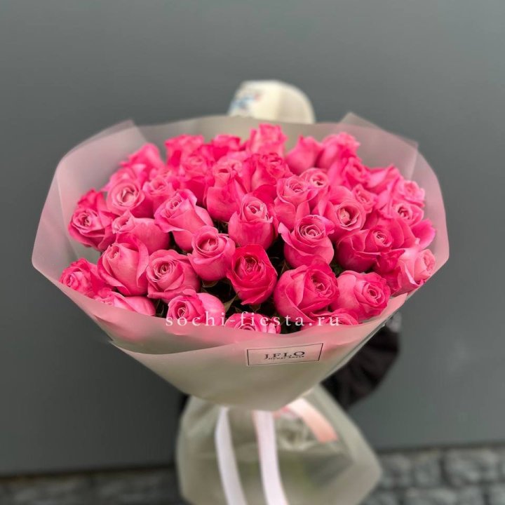 Роза малиновая в Калуге