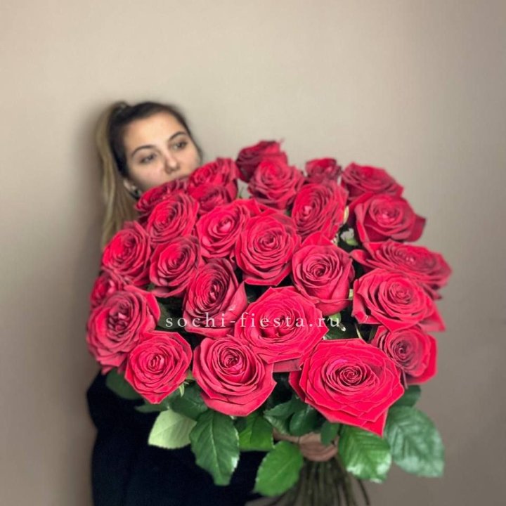 25 высоких роз в Калуге