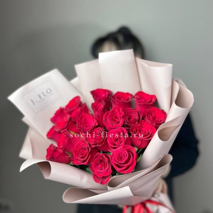 21 красная роза  в Калуге