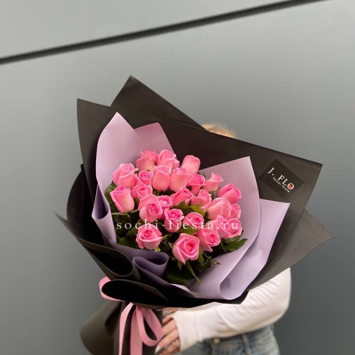 19 розовых роз  в Калуге