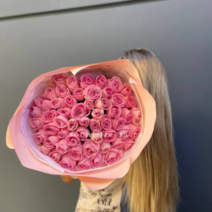 55 розовых роз в Калуге