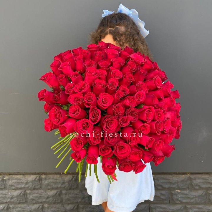 101 красная роза в Калуге