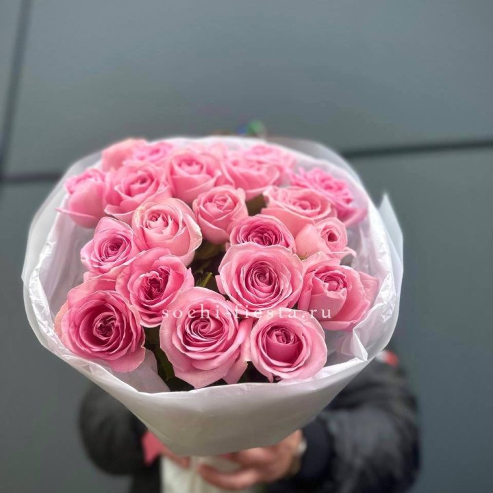 21 Розовая роза в белом в Калуге
