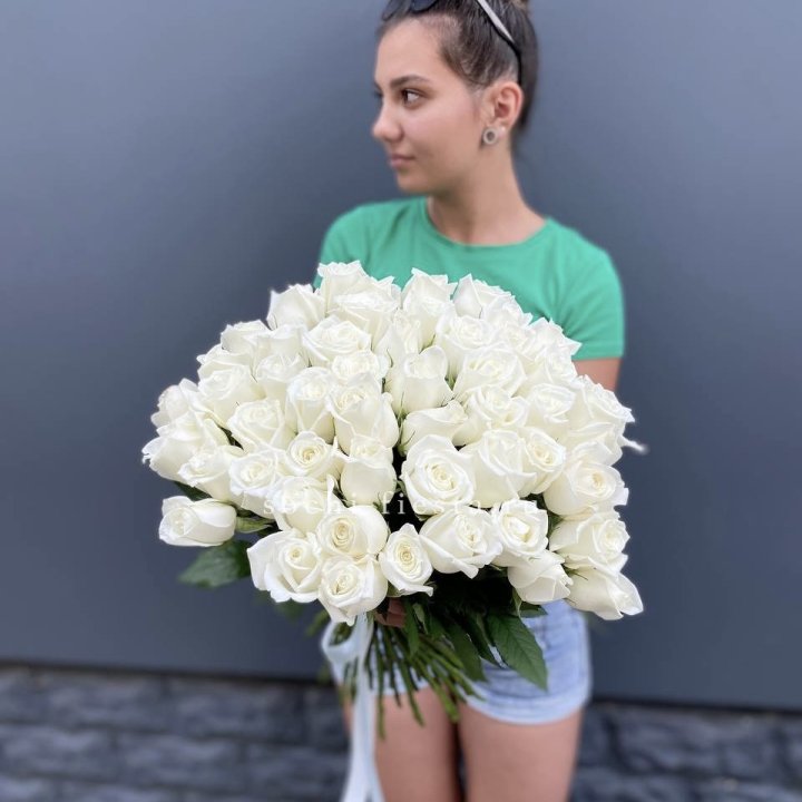 51 белая роза в Калуге