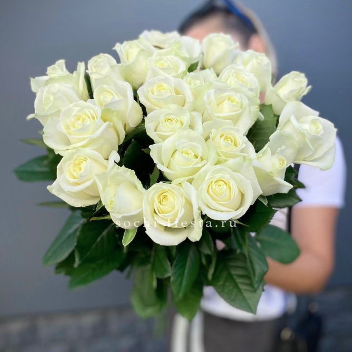 Голландские розы белые 25 в Калуге