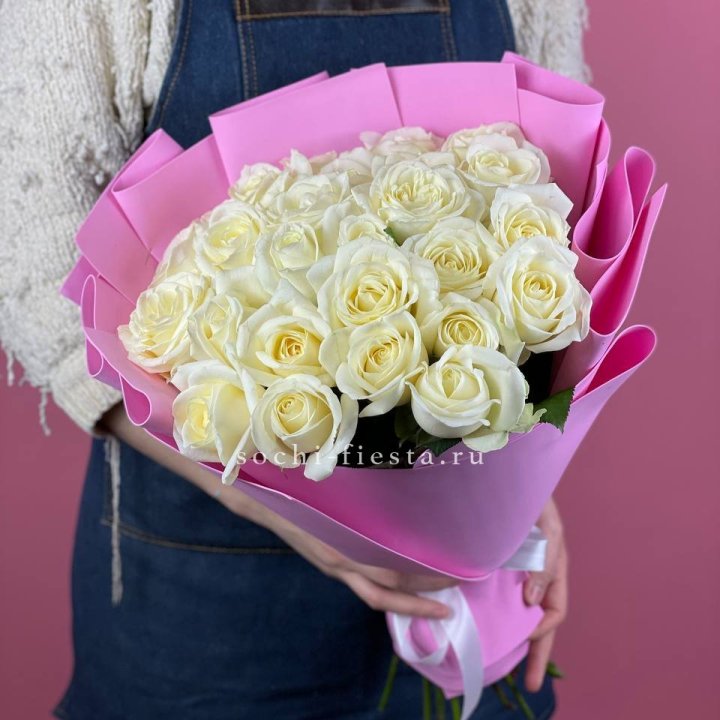 25 белых роз в Калуге