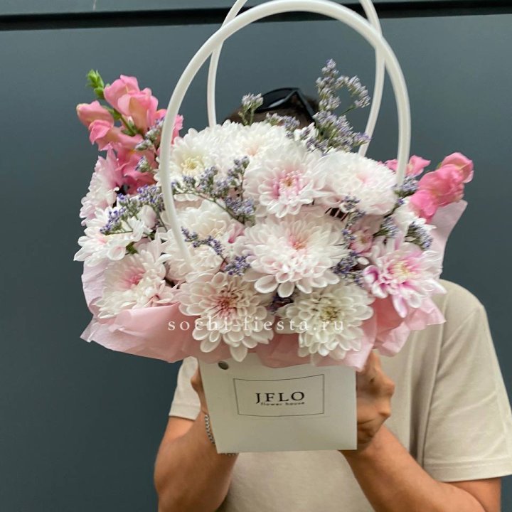 Сумочка из стойких цветов  в Калуге