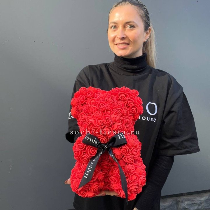 Медведь из роз красный в Калуге