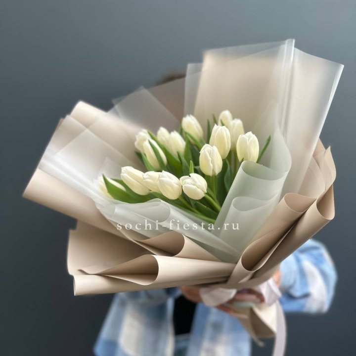 Букет из 15 белых тюльпанов в Калуге