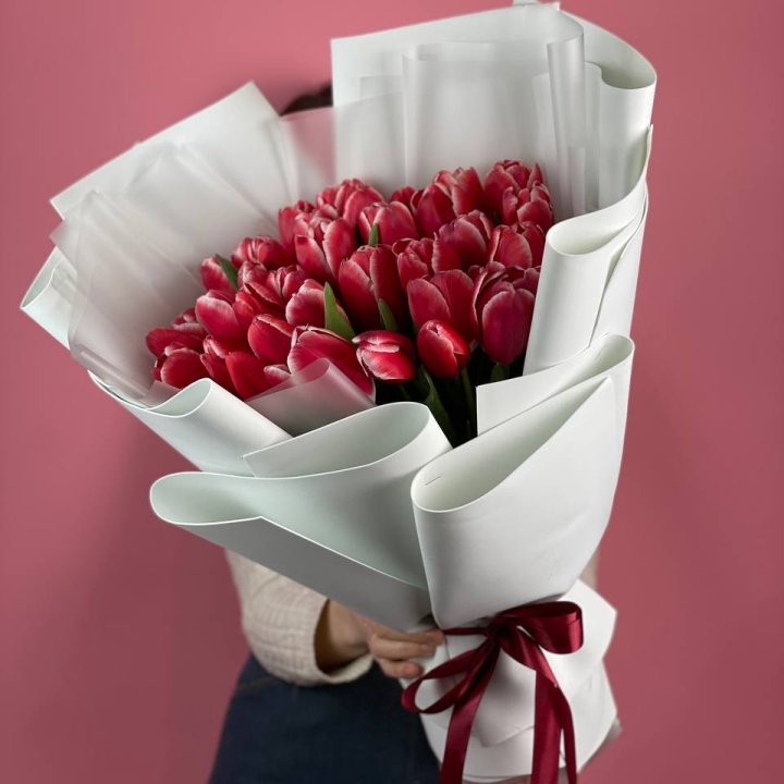 Букет красных тюльпанов в Калуге